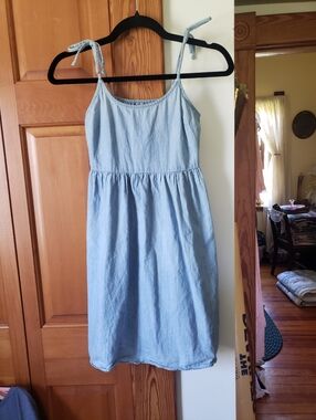 NWOT SO Light Blue Tie-Strap Casual Chambray Smocked Sundress XS